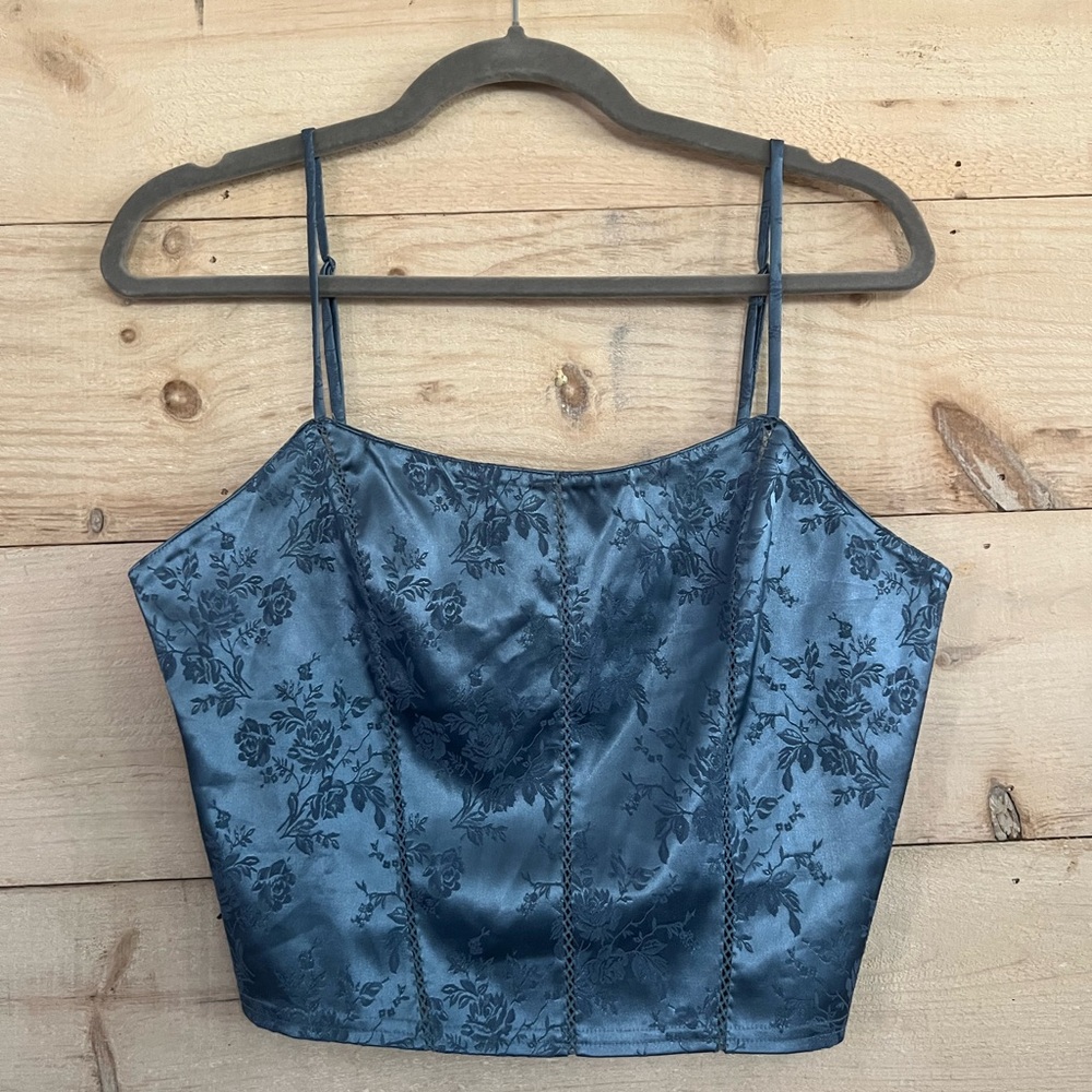 Y2K Victoria Secret Cropped Corset Tank. Beautiful periwinkle color.